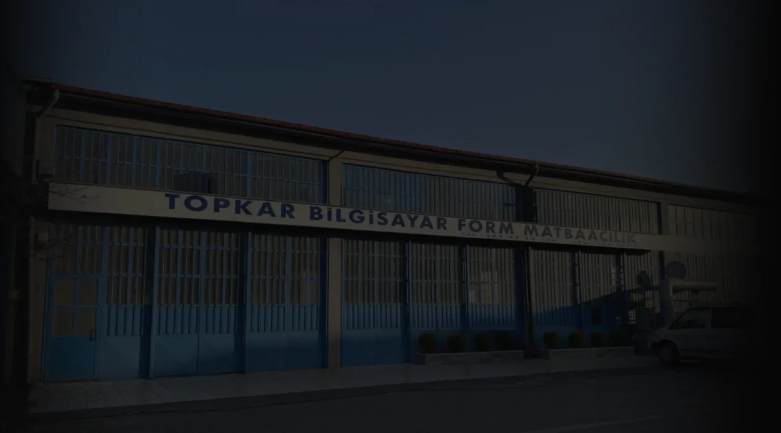 Topkar Form fabrikasında flexografik etiket baskı makinesi